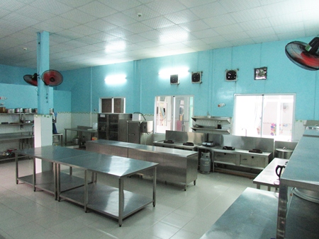 Không gian bếp tại trường học